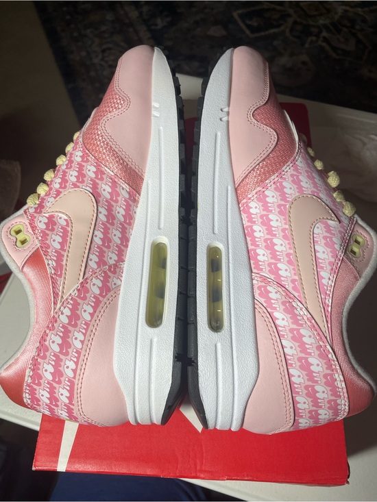 Nike Air Max 1
Strawberry Lemonade (2020)
8M-9.5 W main image 6